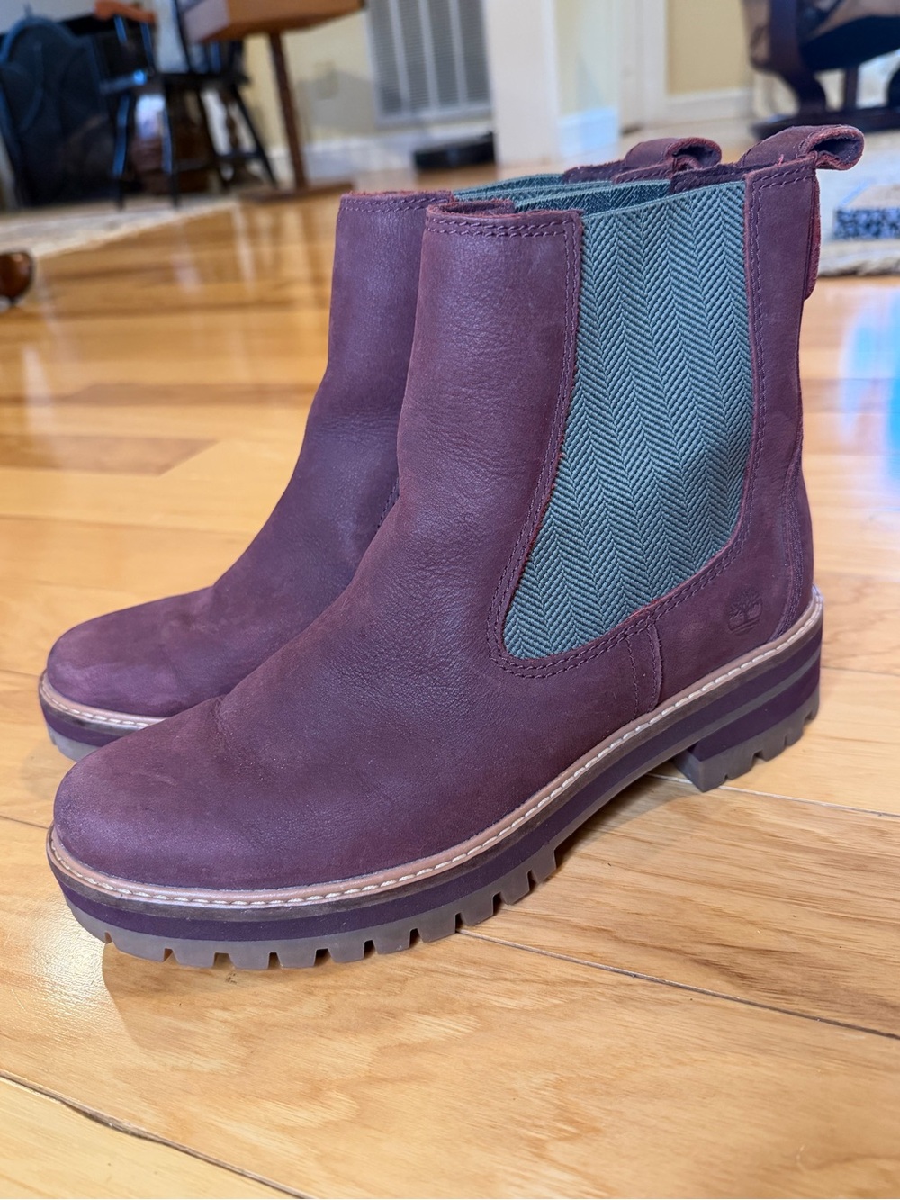 Timberland Courmayeur Valley Burgundy Leather Chelsea Boots 8.5